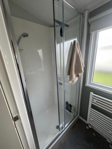 Ένα μπάνιο στο Liv's Caravan Parkdean Camber Sands