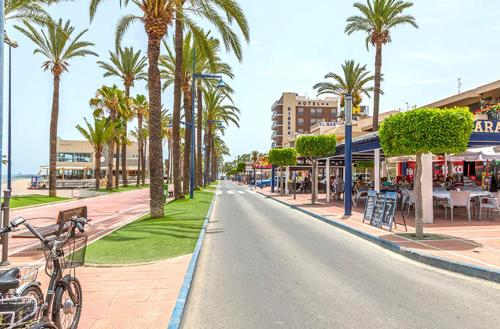 Big 3 bedroom apartment - 150 meters from Mar Menor