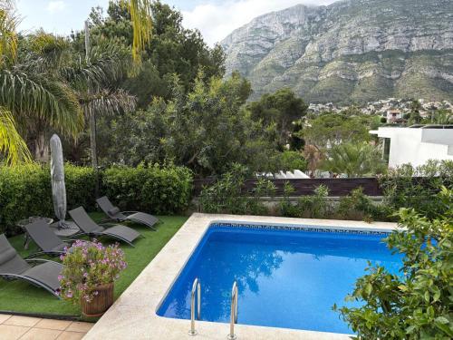 Villa Castillitos en el Aire en lo alto del Montgó-Denia-Piscina