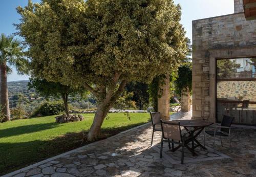 Κήπος έξω από το Villa Top Hill