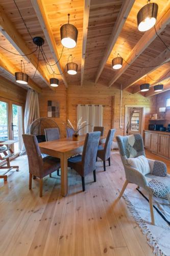 Χώρος καθιστικού στο Le Chalet de Limbre