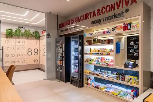 Supermarket nebo jiné obchody v  apartmánu nebo okolí