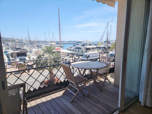 PORT DE CANNES SUPERBE 3 Pièces