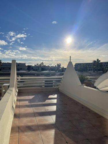 une vue depuis le toit d'un immeuble dans l'établissement Héliopolis Studio F28 - 4 personnes, au Cap d'Agde