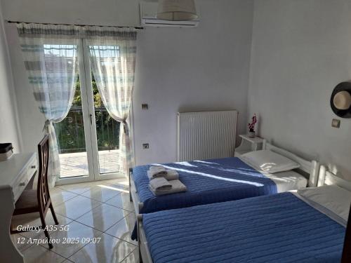 Postel nebo postele na pokoji v ubytování Mimi's sunnyview house
