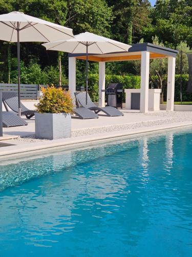 Villa Tonchi 3 Bedroom Private Pool BBQ & Garden