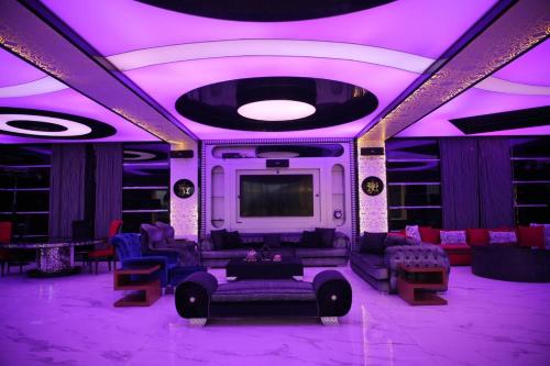 Un lugar para sentarse en Luxurious private villa in Mahis