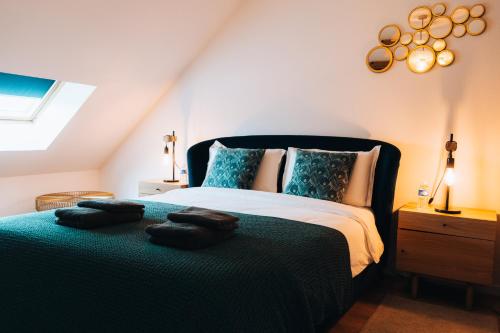 Le Grenier d’Anatole : Parking / Haut Standing