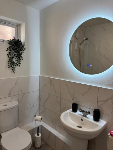 Ένα μπάνιο στο 11 York House apartment