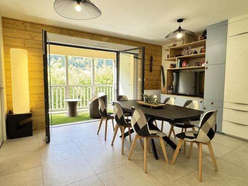 Bel apt 85m2 pour 8p Parking et Balcon