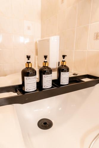 Bilik mandi di M House Gemütliches Privatzimmer