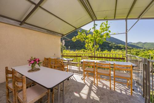 Gallery image of Mijailovic apartmani PARKING WI FI AIR CONDITION FREE in Kaluđerac