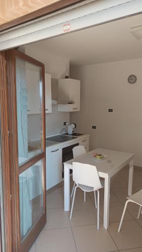 Kuchyň nebo kuchyňský kout v ubytování Trekking House B&B-Vicino al Tribunale di Nocera Inferiore -