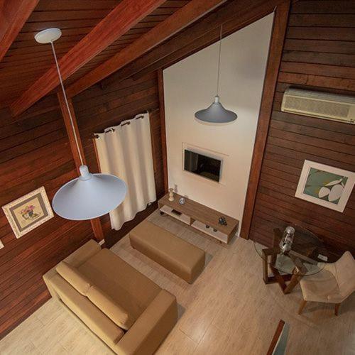 an overhead view of a living room with a couch at Clínica e Spa Vida Natural in São Roque