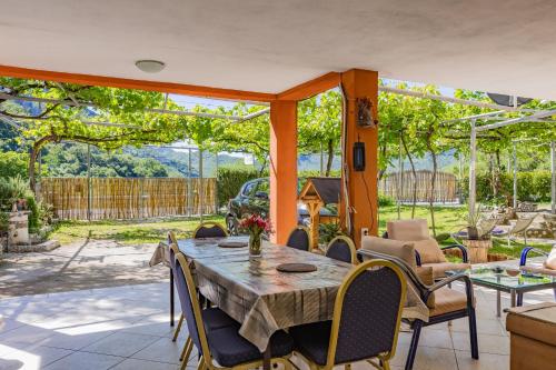 Gallery image of Mijailovic apartmani PARKING WI FI AIR CONDITION FREE in Kaluđerac