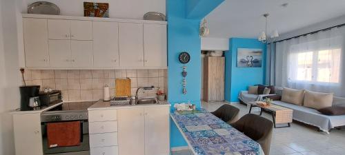 Michalis Apartment- Close to port, beaches
