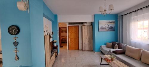 Michalis Apartment- Close to port, beaches