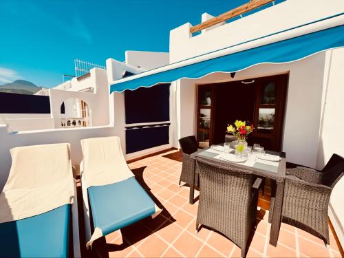 Cozy Sunset view studio at Port Royale with heated pool, Wi-Fi and AC