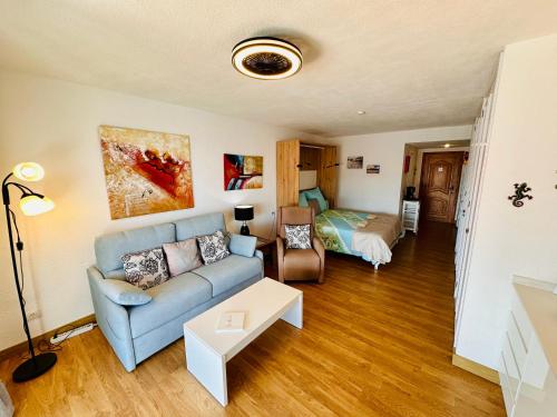 Cozy Sunset view studio at Port Royale with heated pool, Wi-Fi and AC