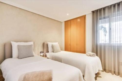2BR apartment with pool and sea view