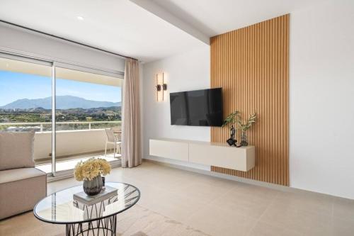 Ultimate Rentals - Modern Comfort and Views in Oceana Gardens, Estepona photo 7