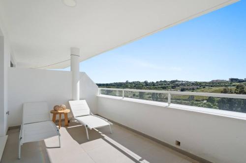 Ultimate Rentals - Modern Comfort and Views in Oceana Gardens, Estepona photo 14