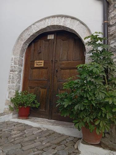 Fotografie z fotogalerie ubytování GuestHouse Mangalem v destinaci Berat