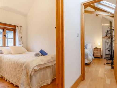 Ένα ή περισσότερα κρεβάτια σε δωμάτιο στο 2 Bed in Hope Cove 90025