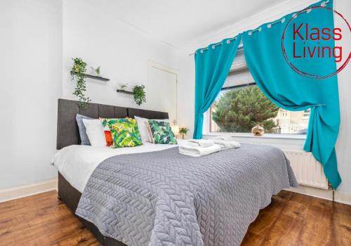 Ένα ή περισσότερα κρεβάτια σε δωμάτιο στο Nicol Apartment by Klass Living Airdrie