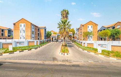 Foto dalla galleria di Cozy 2bedroom in Bel Aire Complex Midrand a Midrand