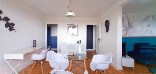 Bruno's 52 m2 apartment, all comforts, balcony, free parking