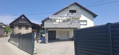 Gambar di galeri bagi Holiday Homes 4N di Gornje Jesenje