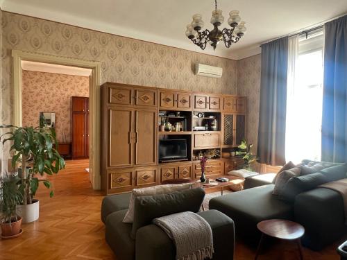 App Obrovac in the centre - with amazing sea view!