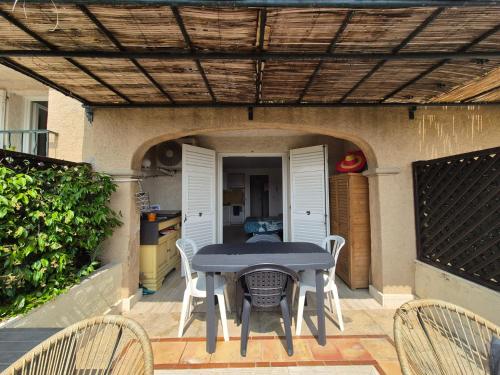 Charmant Mazet à 250m de la Plage San Peire aux Issambres