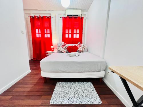 Postel nebo postele na pokoji v ubytování L amour wifi Clim balcon