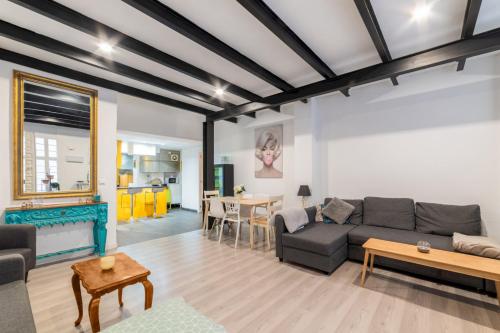 Modern Duplex - 2Bedrooms 1.5Bathrooms - Malasaña