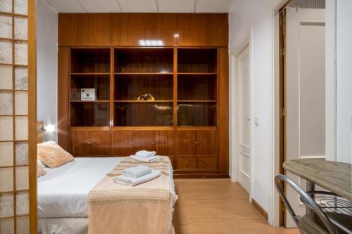 Cozy and Vintage-2Bedrooms 1.5Bathrooms-Malasaña