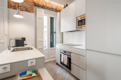Centrally located bright -4Bedrooms 3Baths- Sol