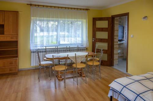 Χώρος καθιστικού στο Domek za miastem - agroturystyka Bobrowniki