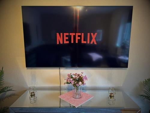 Televisyen dan/atau pusat hiburan di Zentrale Studio Appartements Würselen