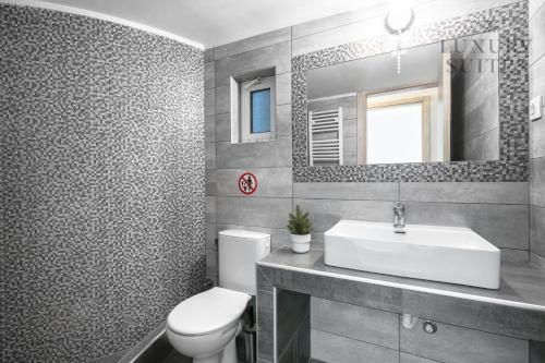Ayama Residence, The Luxury Suites