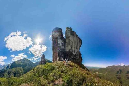 a rock formation on top of a mountain at Linda e Ampla Casa Inteira Próxima ao Centro de Criciúma in Criciúma