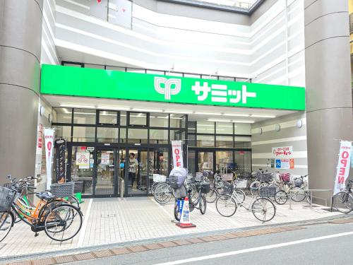 a store front with bikes parked in front of it at SLEEPLAB THE STAY Casual 池袋 -Ikebukuro- in Tokyo