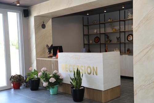 Gallery image of Kalpazo Hotel Tommy Durres in ((Bishtkamzë ))