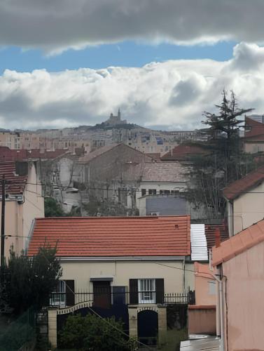 T3 résidence fermée avec parking