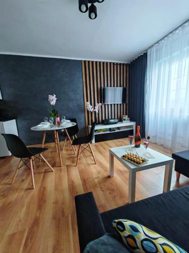 APARTAMENTY & DOMKI Chełmsko Śląskie