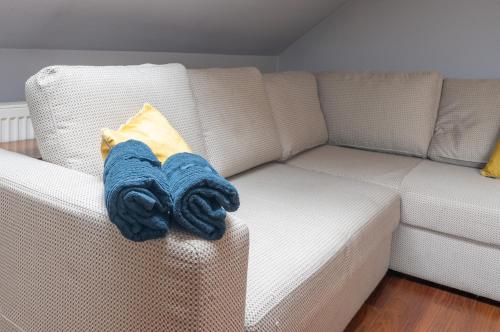 Posezení v ubytování A comfortable apartment midway Kraków-Oświęcim