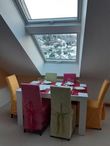 Photo de la galerie de l'établissement Appartement vue montagne-centre ville-2 chambres, à Gérardmer