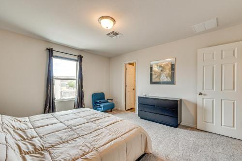 Katil atau katil-katil dalam bilik di Game Room and Private Yard Retreat in Bullhead City