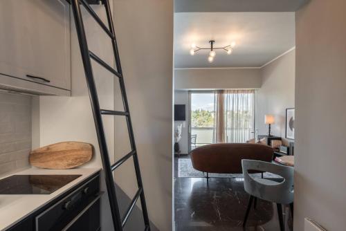 Chic Urban Suite - Parthenon Viewpoint